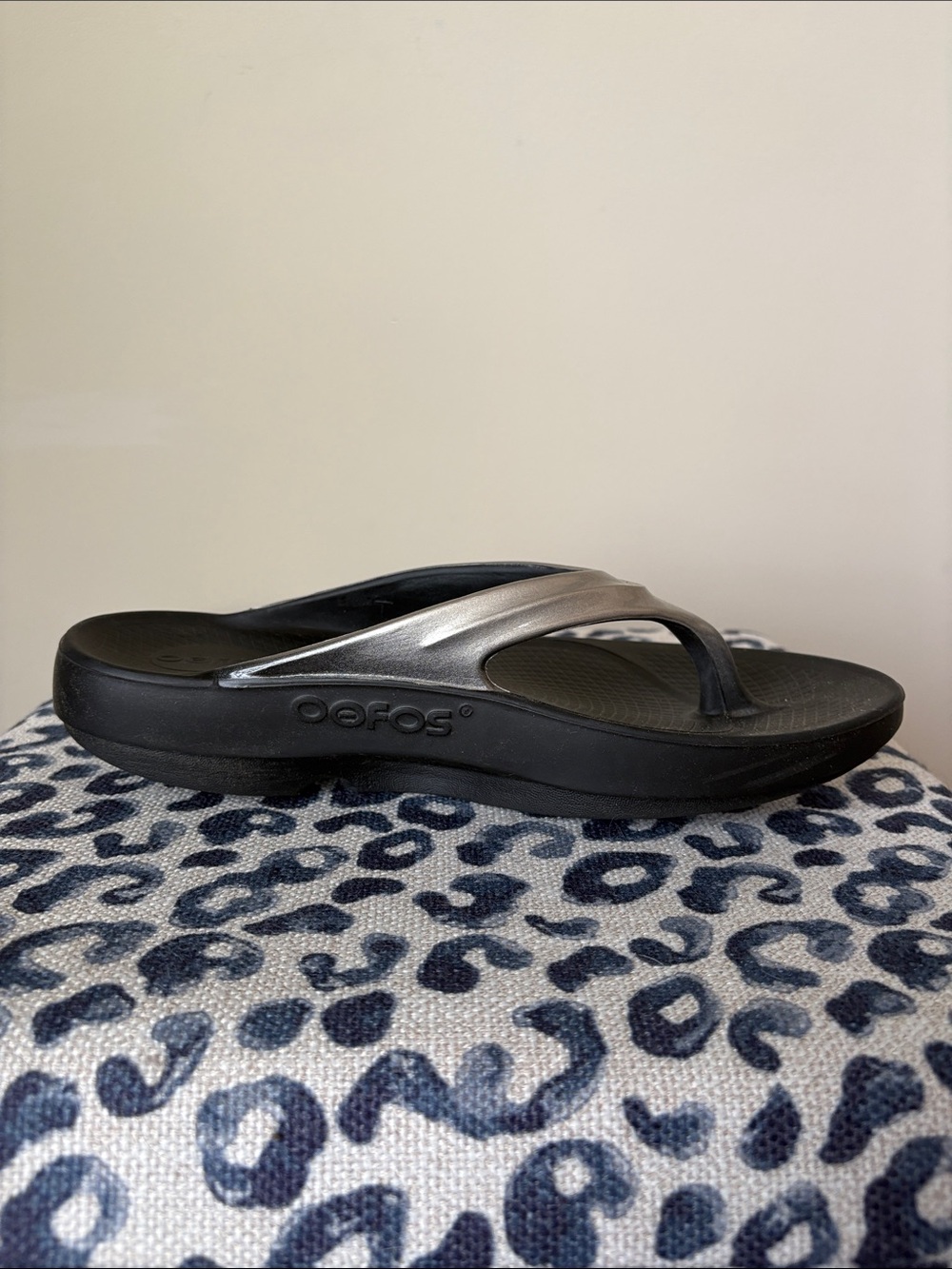 Oofos OOlala Luxe Sandal - Women’s 9 (EU 40) - Picture 6 of 9